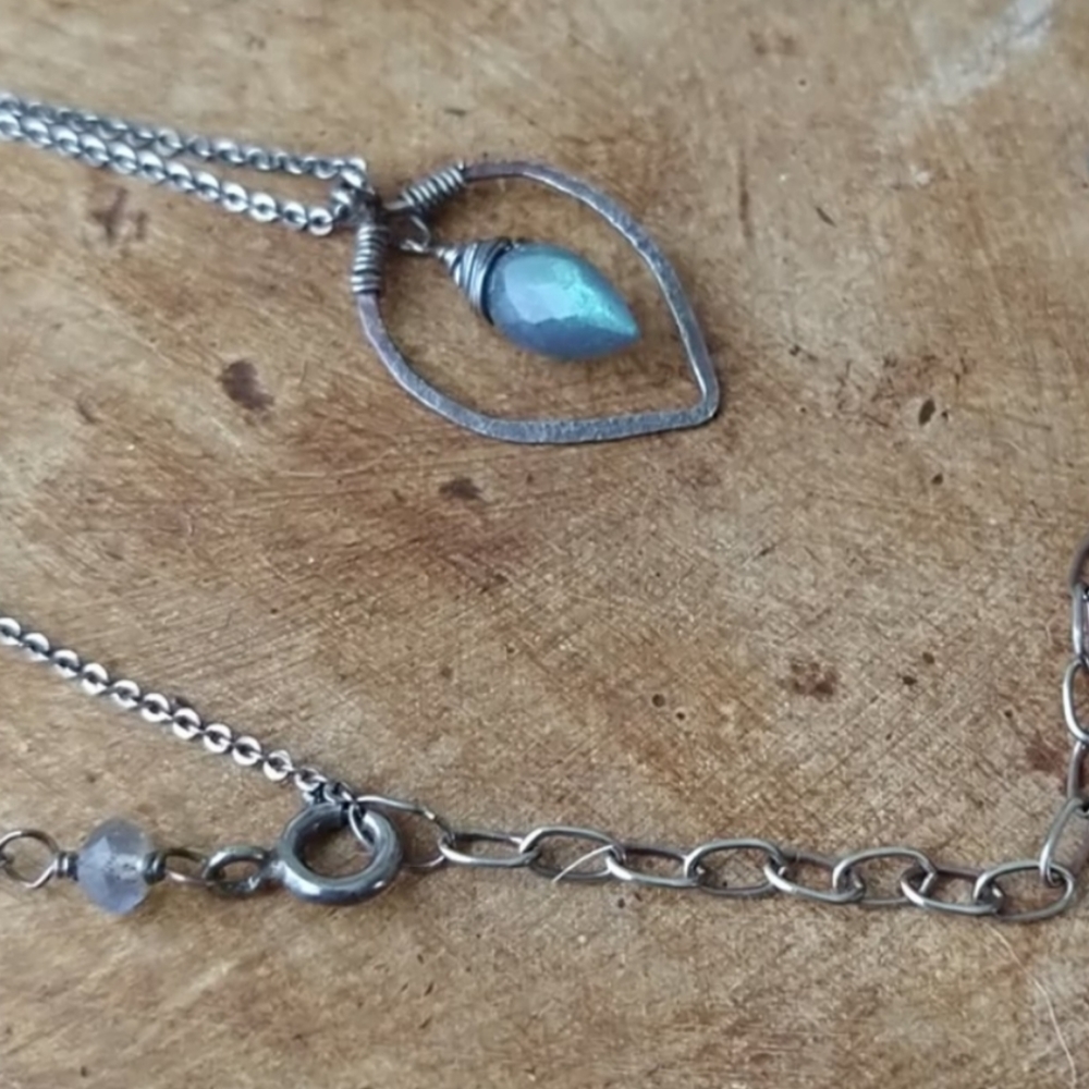 925 Sterling Silver Hammered Labradorite Handmade Necklace - Picture 6 of 10